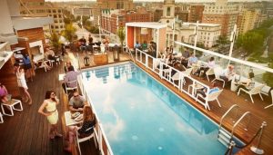 Confira 11 bares em rooftops para curtir em Washington, DC (EUA) nesse verão