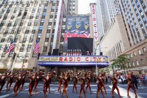 As apresentações do Christmas Spectacular Starring the Radio City Rockettes começam 11 de novembro de 2016