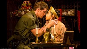 Miss Saigon está no Broadway Theatre
