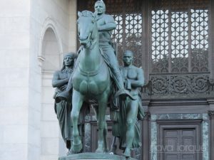 O Museu Americano de História Natural irá remover a estátua de Theodore Roosevelt