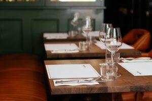 Os restaurantes de Nova Iorque poderão aumentar a sua capacidade interna