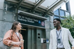 Estado de Nova York retira exigência de máscara para transporte público