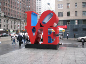 A escultura “LOVE” está voltando para Nova Iorque