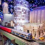 Descubra a magia natalina gratuita em Nova Iorque: Holiday Train Show no Grand Central Terminal