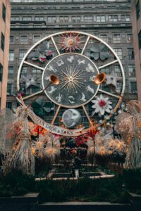 Saks Fifth Avenue confirma o retorno de seu icônico show de luzes natalinas em Nova Iorque em novembro
